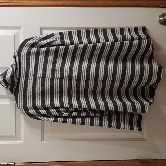 Maurices XXL cowl neck sweater - Picture 4 of 4